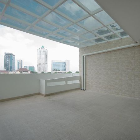 OYO 101 Apple Platinum Hotel Jakarta Exterior foto